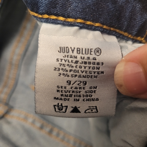 Judy Blue Lace patch Jeans - Picture 4 of 4